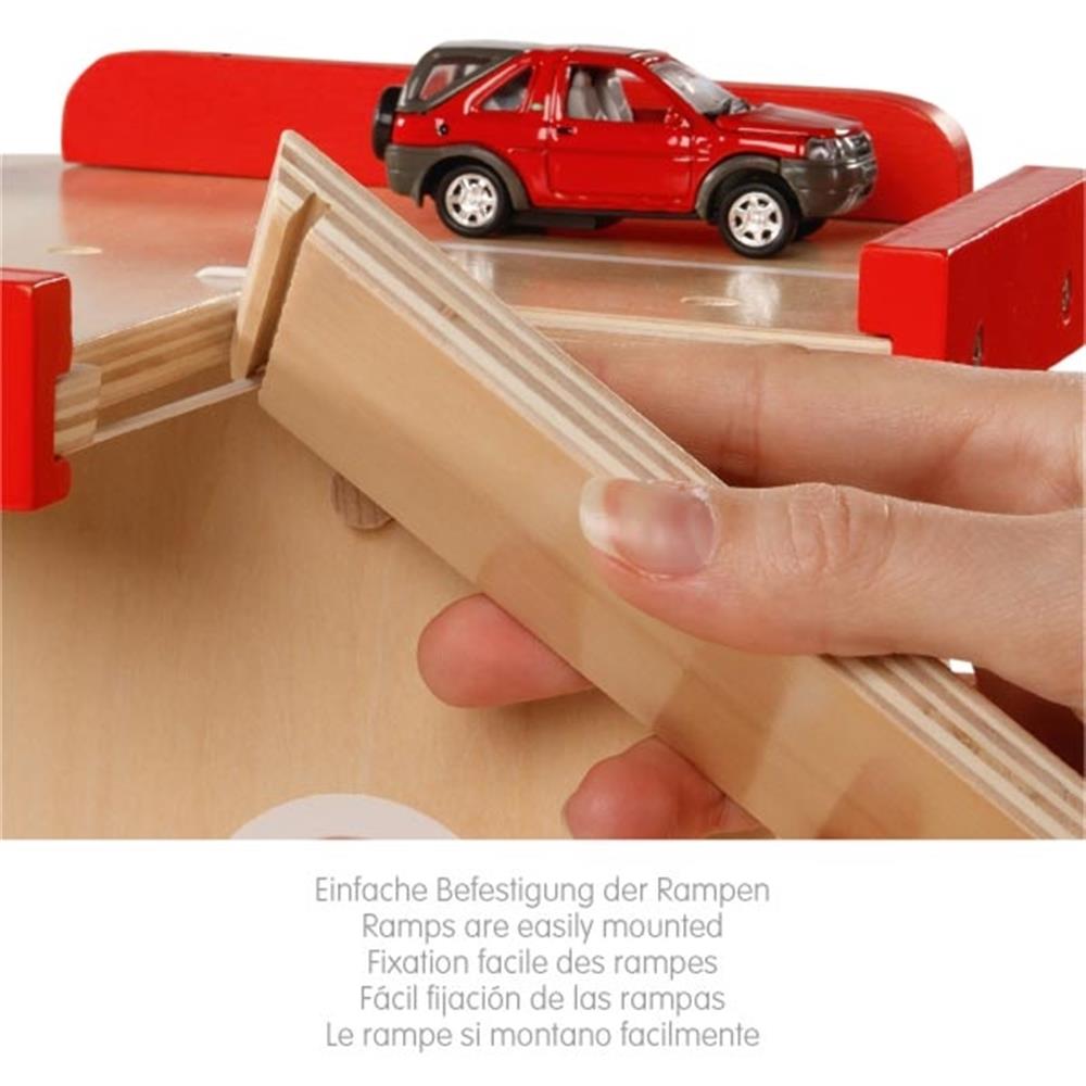 Goki Parkhaus mit Tanksäulen und Waschanlage, Holzspielzeug