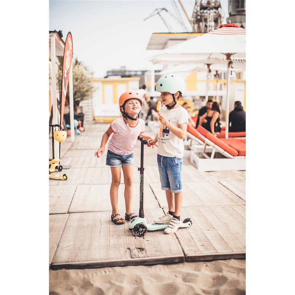 Scoot & Ride Highwaykick 3 LED Scooter, kiwi - Kinderroller, ab 3 Jahren