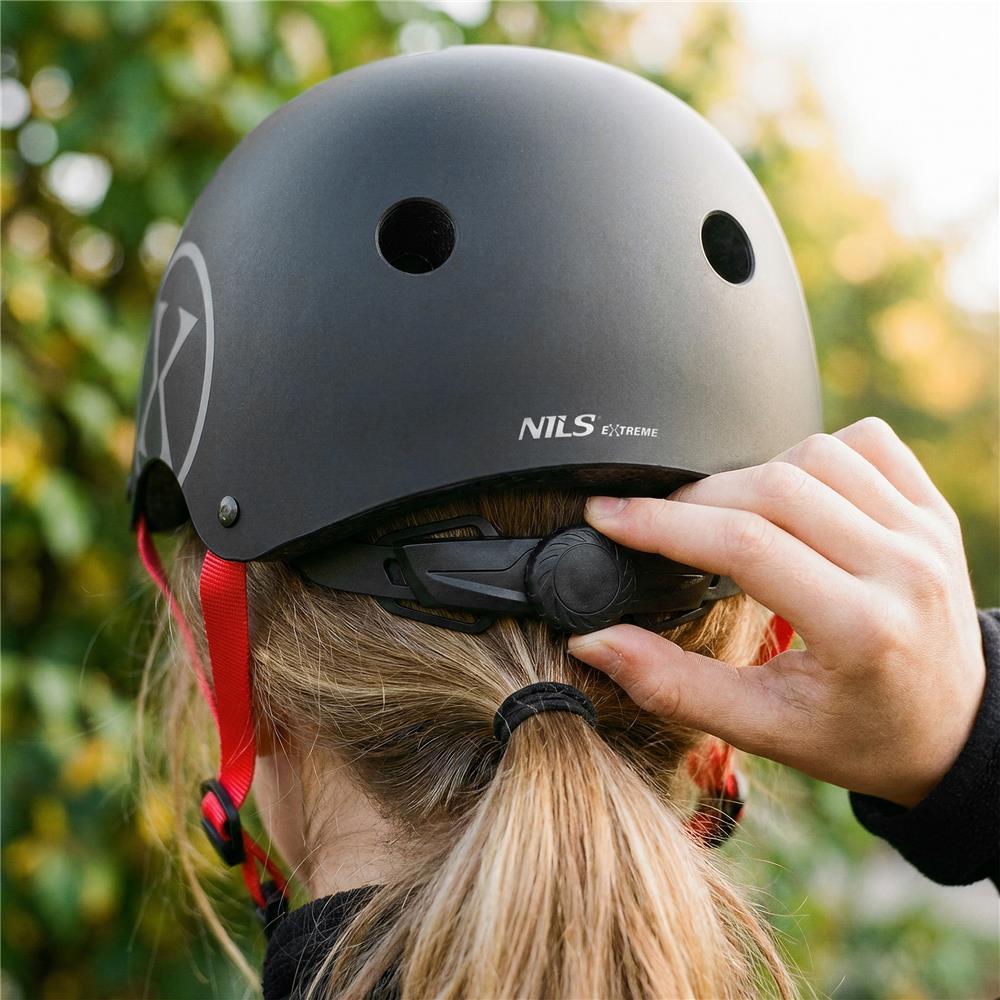 NILS EXTREME MTW001-2 Helm Größe S 52-56 cm Schwarz - Schutzhelm für Skateboard Inliner Roller Helm