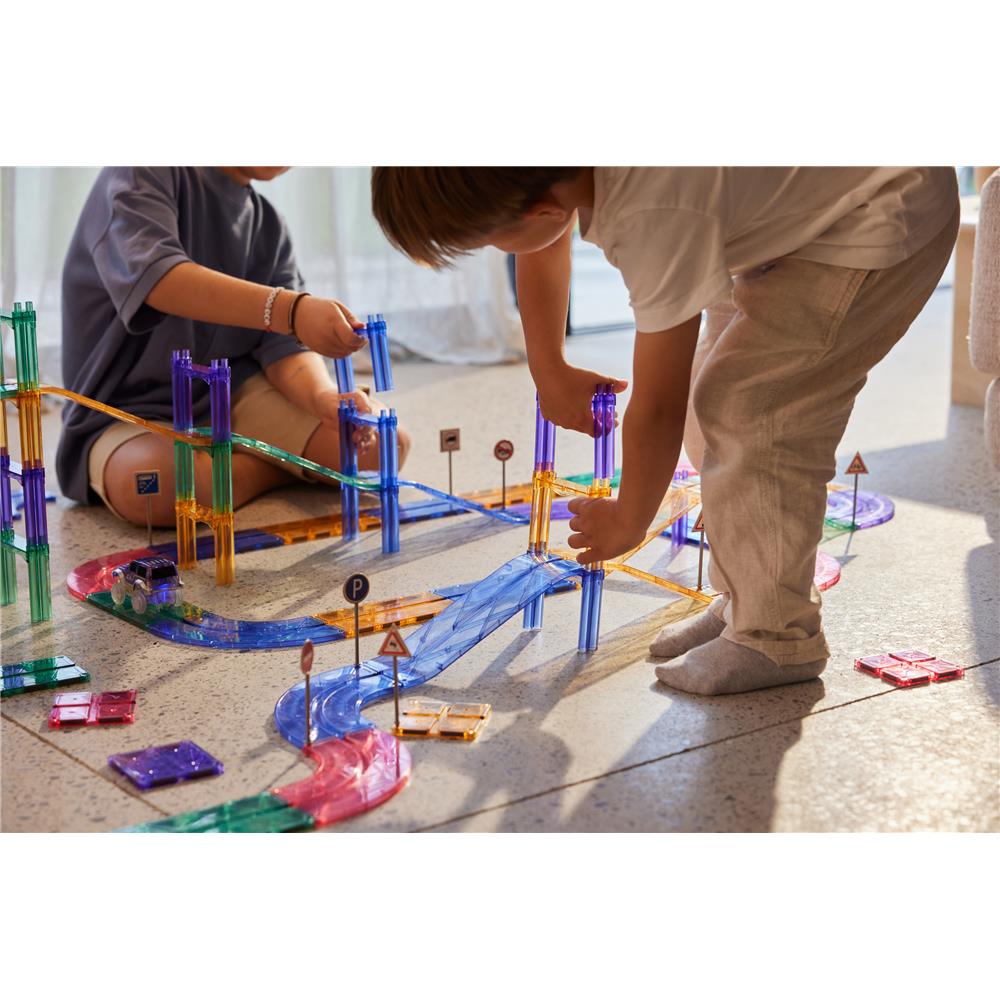 Cleverclixx Autobahn-Bausatz in Pastellfarben 80 Teile, Magnetspielzeug Rennstrecke mit Auto & Verkehrsschilder