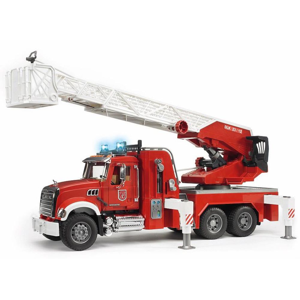 Bruder 02821 - MACK Granite Feuerwehrleiterwagen mit Drehleiter und Wasserpumpe, 1:16