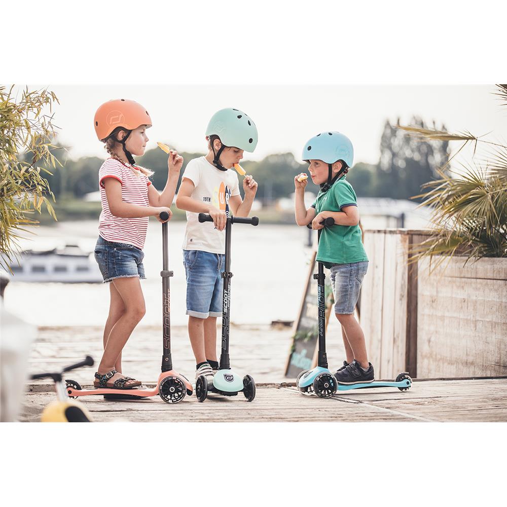 Scoot & Ride Highwaykick 3 LED Scooter, kiwi - Kinderroller, ab 3 Jahren