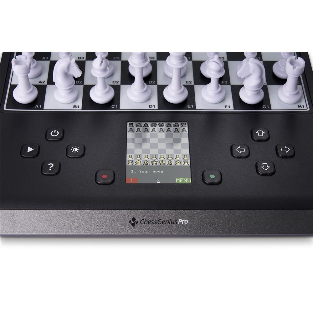 MILLENNIUM M815 Chess Genius Pro – Schachcomputer mit Farbdisplay & 2.200 ELO