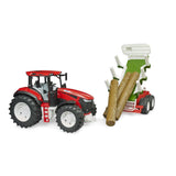 Bruder 03453 – Roadmax Traktor mit Rückeanhänger und 3 Baumstämmen, ab 2 Jahren