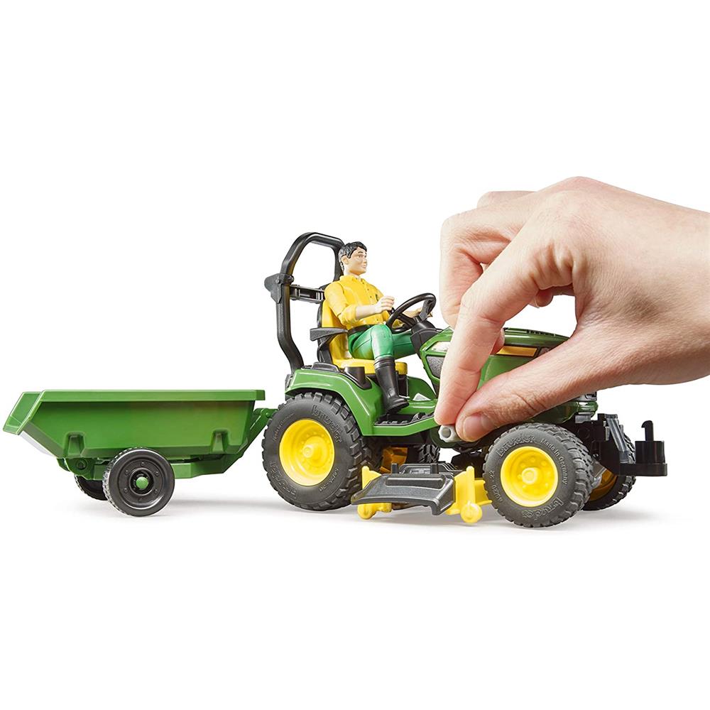 Bruder 62104 - bworld John Deere Aufsitzrasenmäher mit Anhänger und Gärtner