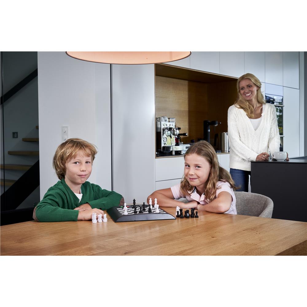 MILLENNIUM M810 ChessGenius – Schachcomputer für Einsteiger & Turnierspieler