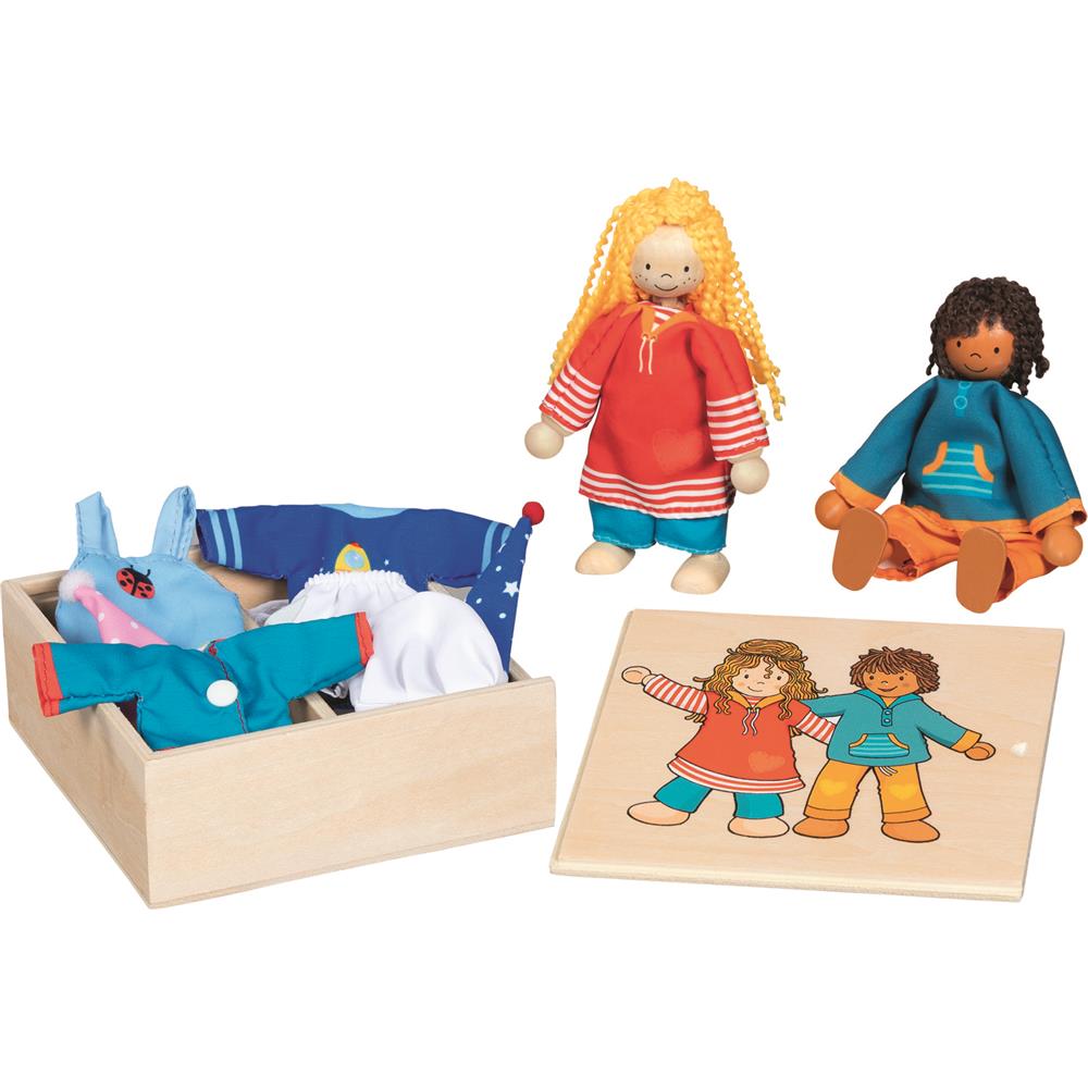 goki Biegepuppen Fynja & Fabio – Holz- und Textilspielzeug mit 6 Outfits, für Kinder ab 3 Jahren