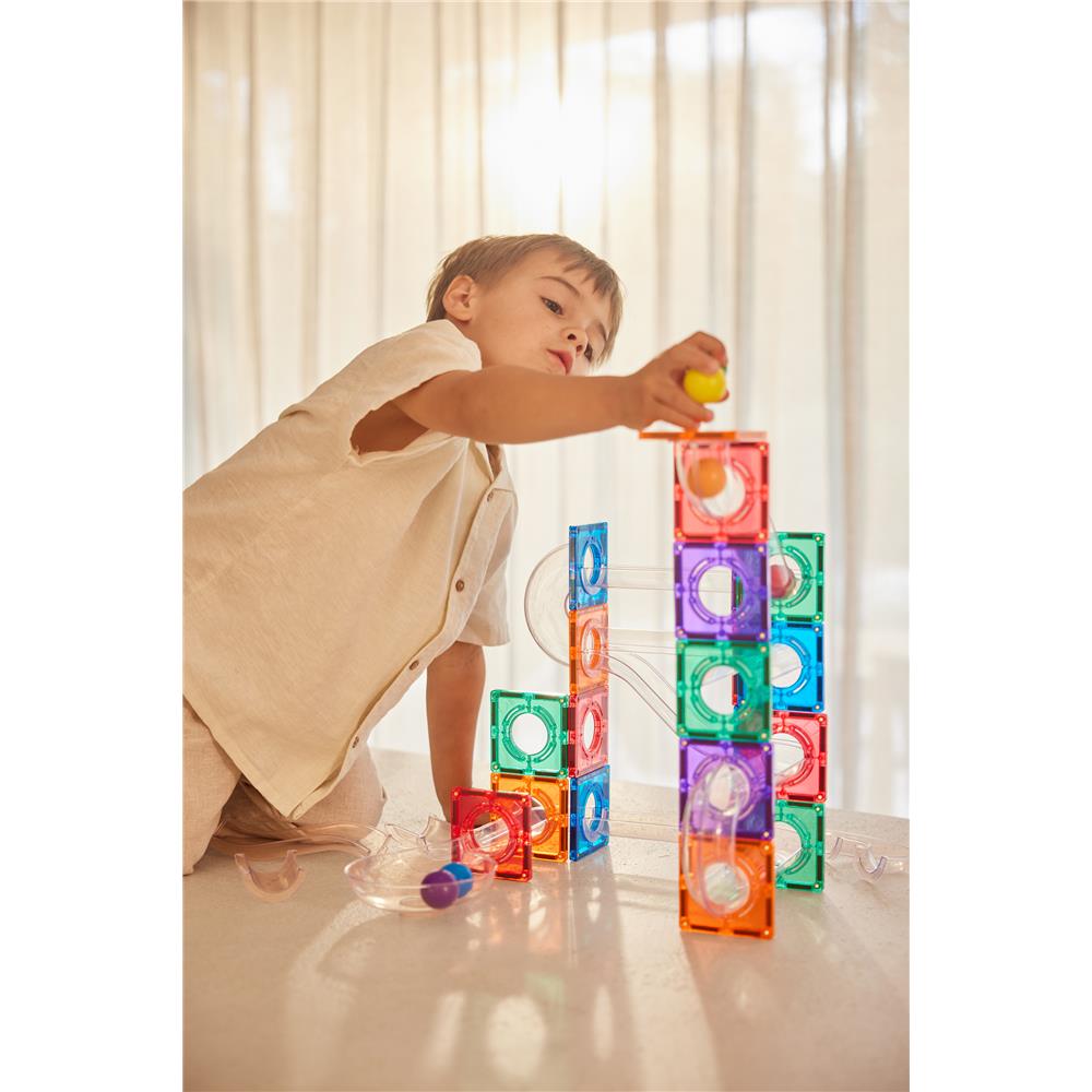 Cleverclixx Kugelbahn Kompakt-Bausatz Knallfarben 60 Teile, Erweiterungsset, Murmelbahn, Magnetspielzeug